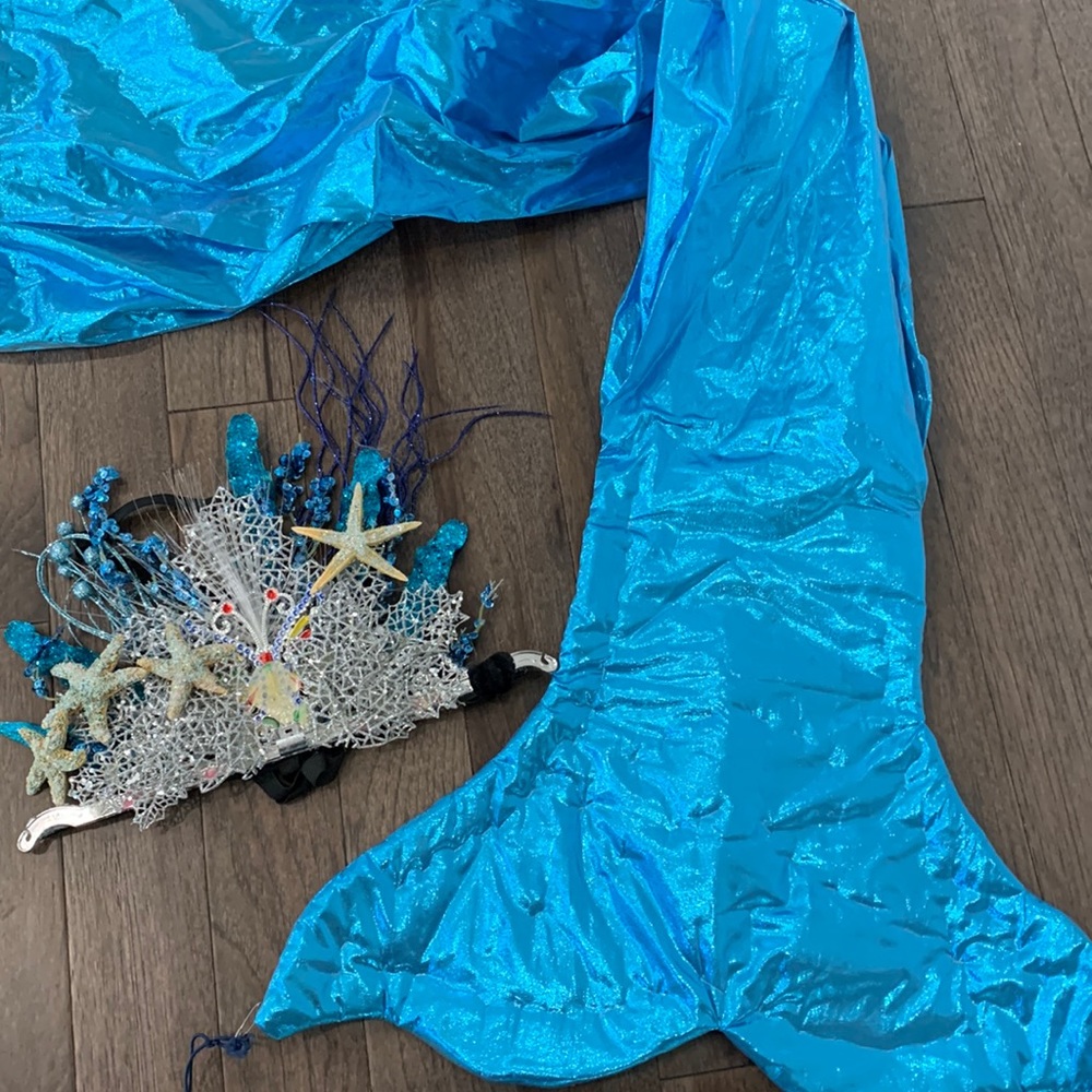 Halloween costume mermaid headdress and tail